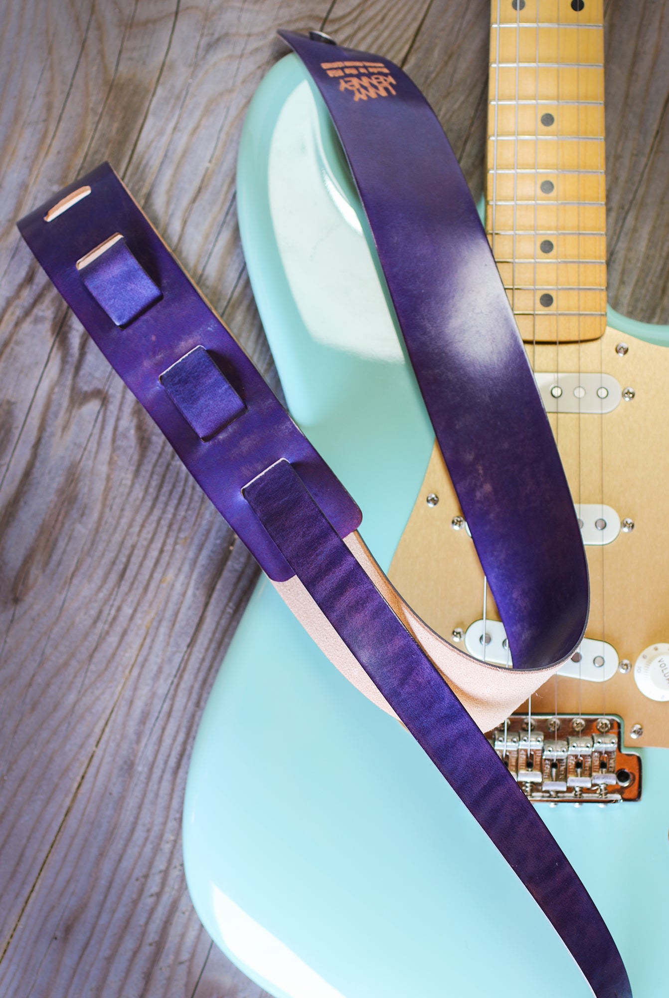 Embroidered leather guitar strap,Hippie guitar strap, Purple good guitar strap, Acoustic guitar, Gift guitarist - Doble Flor in Purple DFG3