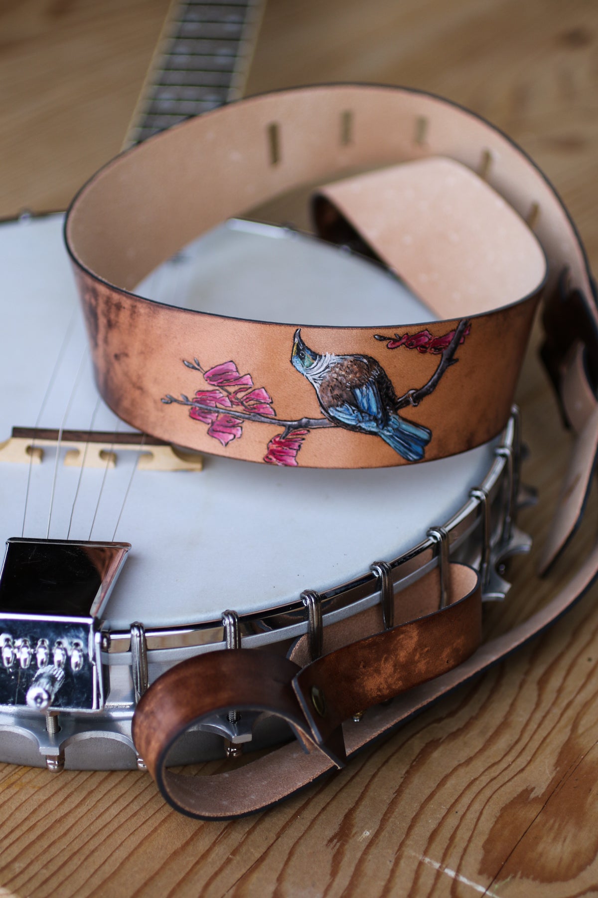 custom leather banjo strap