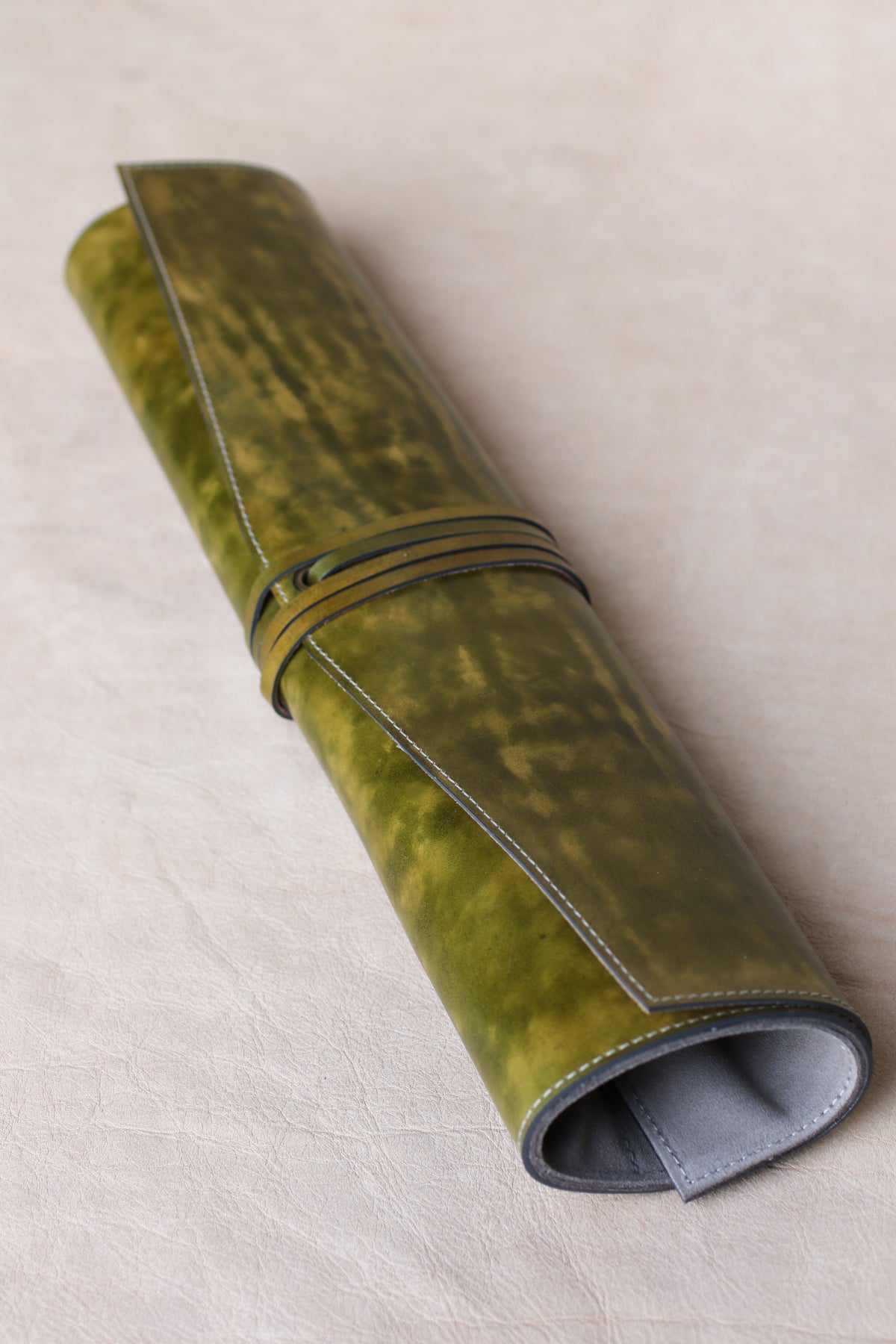 Olive 5-slot Italian Leather Knife Roll