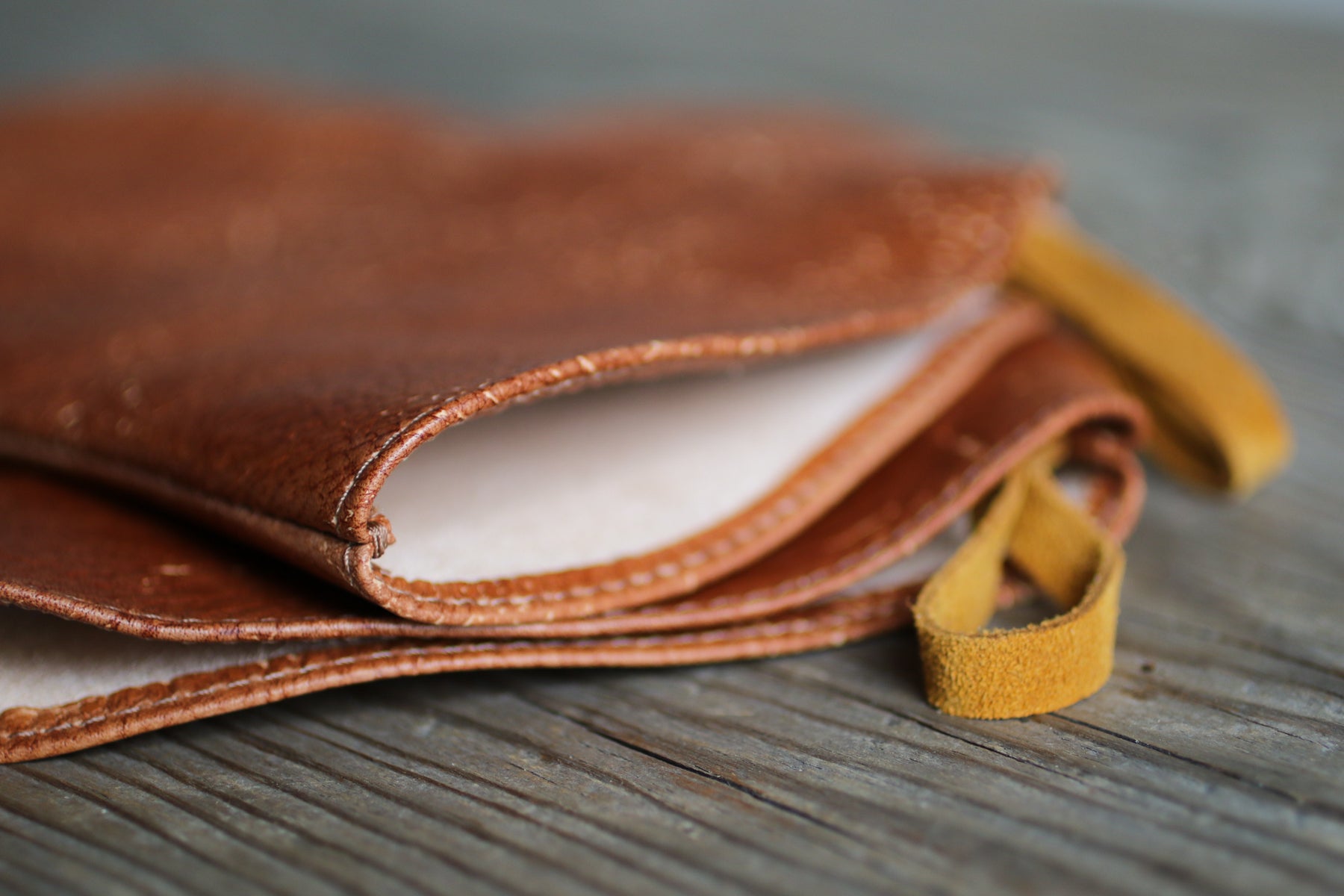 brown leather oven mitts